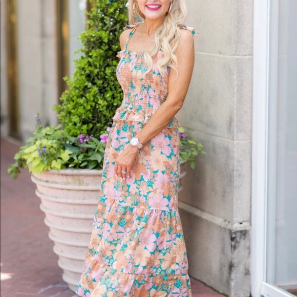 Brand new maxi dress-gorgeous pattern - Picture 3 of 4